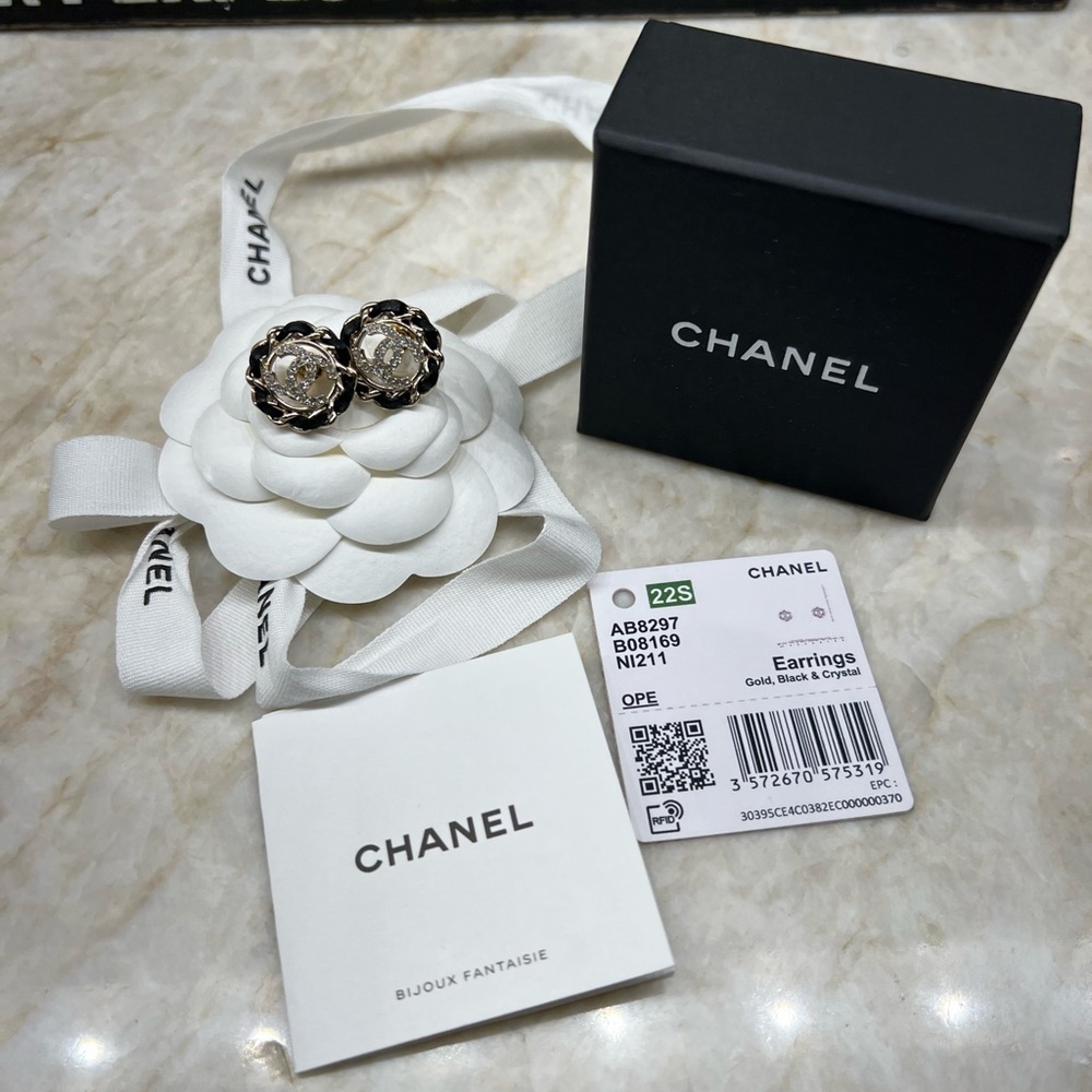 CHANEL Gold Black Crystal CC Earrings - Picture 5 of 12
